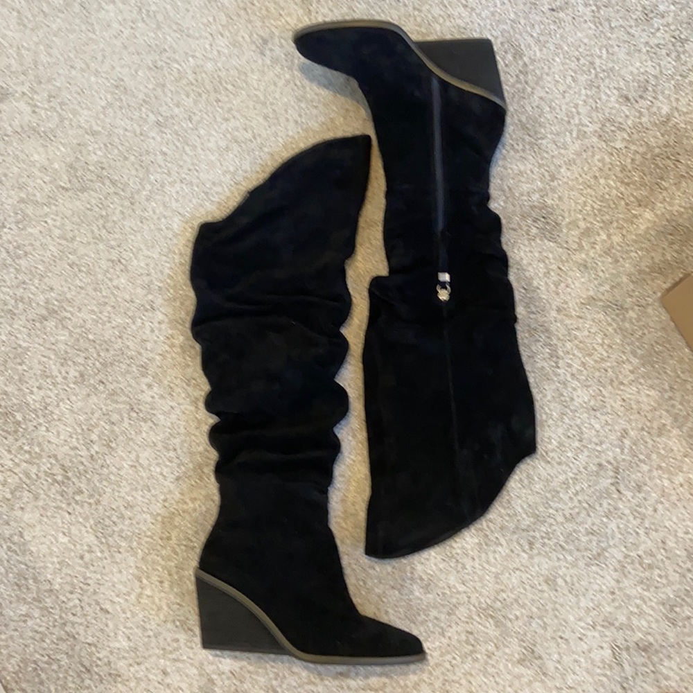 Dr. Scholl’s new in box size 6.5M over the knee black suede Mia boots.